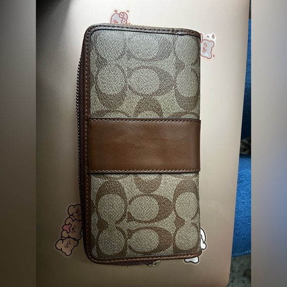 Brown coach wallet - Picture 1 of 8